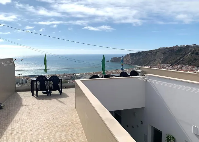 בית נופש Duarte T2 - Com Vista Mar נאזרה